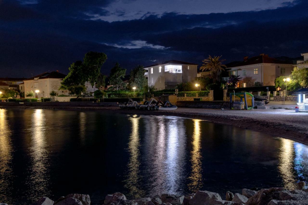 Beachfront Apartments Don Kastela Exterior photo