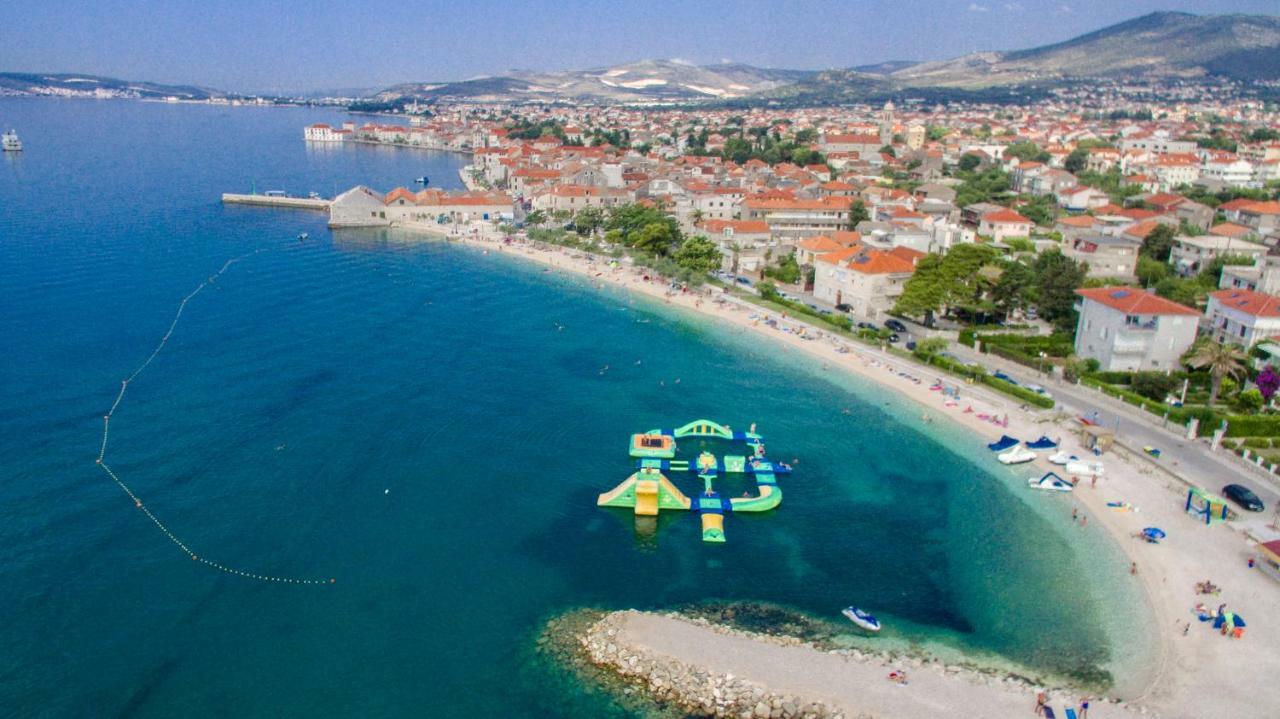 Beachfront Apartments Don Kastela Exterior photo