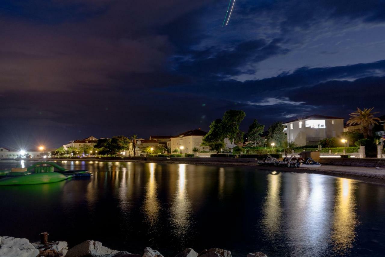 Beachfront Apartments Don Kastela Exterior photo